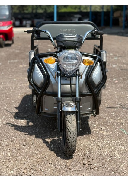 VoltaAPEC Apec Apt4 Üç Tekerlekli Elektrikli Motosiklet Yüksek Taşıma Kapasitesi ile